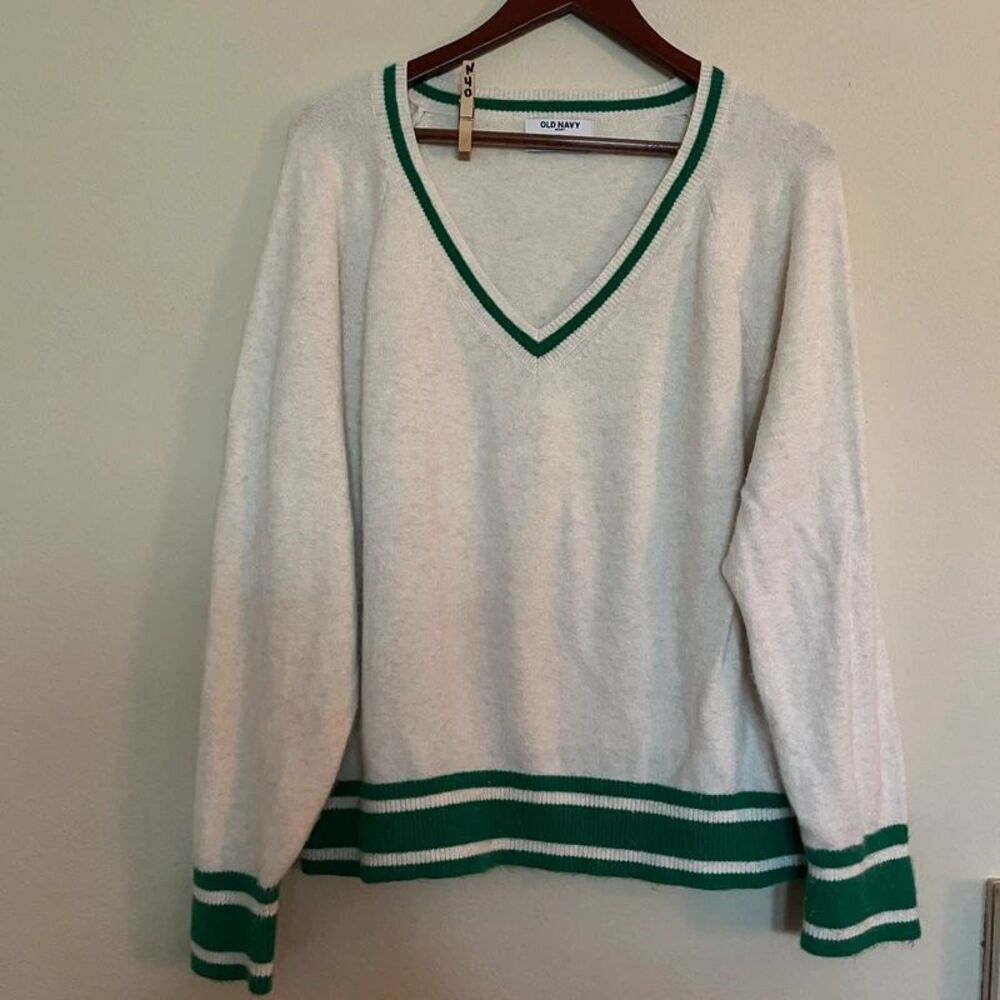 Old Navy, long sleeve V-neck preppy sweater SZ L